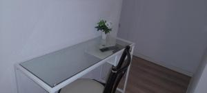 TV a/nebo společenská místnost v ubytování Apt White Idyll, 3 bedrooms, 3 bathrooms, terrace apt
