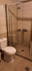 A bathroom at Porofarago