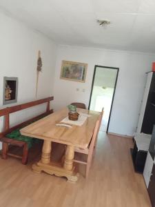 Fotografija u galeriji objekta Kuca Jablansko Polje u gradu Krepoljin