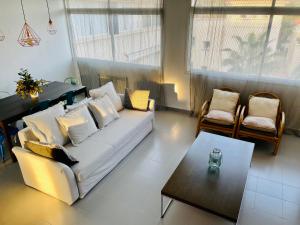 Posezení v ubytování La Marina SeaView Penthouse