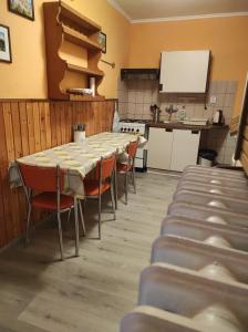 A kitchen or kitchenette at Penzión Skitour