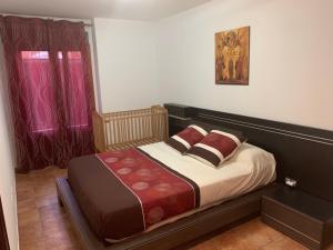 Postel nebo postele na pokoji v ubytování Apartamento con jardín privado y acceso a piscina