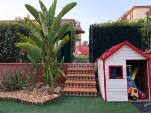 Zahrada ubytování Apartamento con jardín privado y acceso a piscina