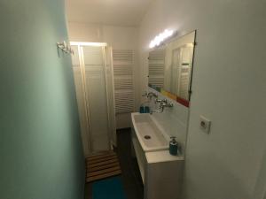 Koupelna v ubytování La Maison - Hôtel & Gîte + 31 fotografií
