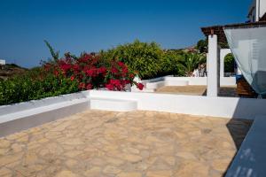 A balcony or terrace at Niriedes Villas