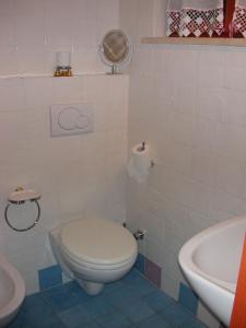 A bathroom at La Pianotta Sulla Spiaggia Még 34 kép