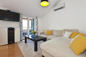 Posedenie v ubytovaní Apartman L