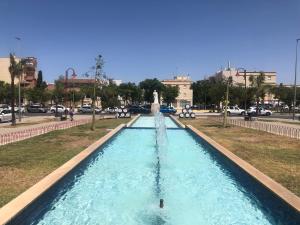 Bazén v ubytovaní La Estación alebo v jeho blízkosti