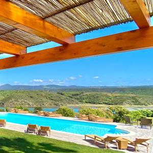 A piscina localizada em Monte Do Zambujeiro ou nos arredores