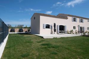 Το κτήριο όπου στεγάζεται  η παραθεριστική κατοικία