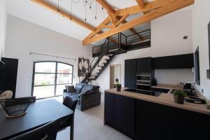 Η κουζίνα ή μικρή κουζίνα στο Maison Réglisse du MAS LOU CAPY