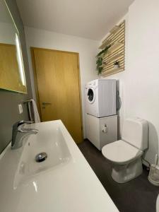 A bathroom at Saga Apartments Akureyri