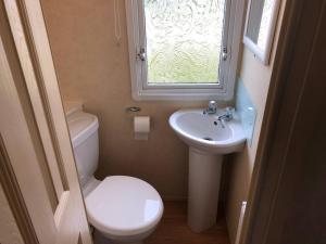 Hylton Park Silloth Caravan Holiday Homes的一间浴室