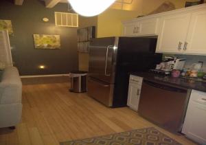Dapur atau dapur kecil di The Samone's +1 gambar