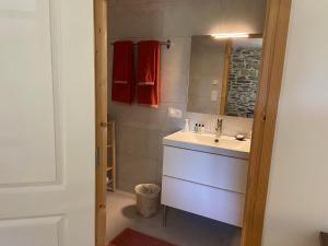 Baðherbergi á Domaine de Kerdavid - Chambres d'hôtes à Remungol