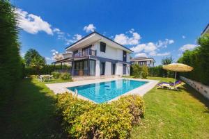Bazén v ubytování Bahar Villas Sapanca nebo v jeho okolí