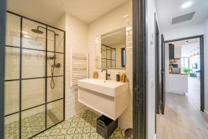 Koupelna v ubytování CAN MARTINEZ Calella Beach Boutique Apartment