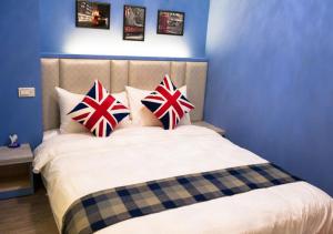 Llit o llits en una habitació de 羅東夜市EazyRoom