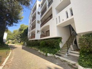 The building in which Az apartmant is located