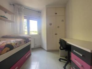 A bed or beds in a room at R121 - Apartamento Alorda park