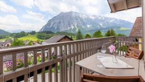 Gallery image of Alpine Appartement Top 4 by AA Holiday Homes in Tauplitz