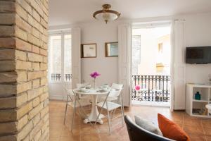 Et tv og/eller underholdning på SingularStays Roteros