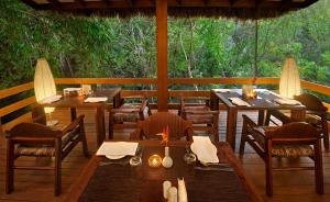 Restaurace v ubytování Amanvana Spa Resort, Coorg