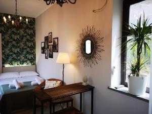 A bed or beds in a room at Marilor Apartments