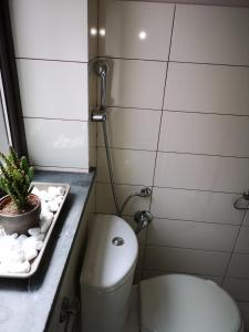 A bathroom at Marilor Apartments