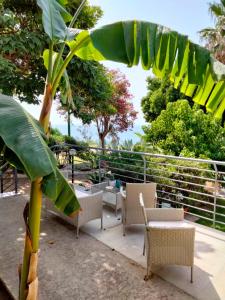 A balcony or terrace at Residence Araba Fenice Tropea