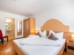 Ένα ή περισσότερα κρεβάτια σε δωμάτιο στο Apartment Rosa-6 by Interhome +21 φωτογραφίες