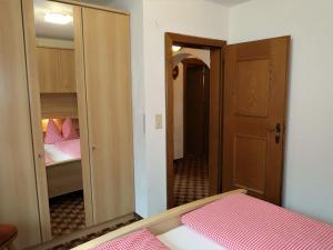 Łóżko lub łóżka w pokoju w obiekcie Apartment Fichtenblick App- 3 by Interhome
