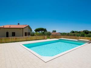 The swimming pool at or close to Holiday Home Melograno-2 by Interhome