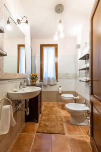 A bathroom at Holiday Home Melograno-2 by Interhome