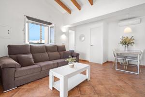 A seating area at VILLA XOROI