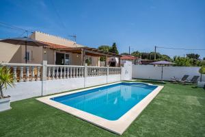 The swimming pool at or close to VILLA XOROI