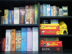 Die Bibliothek in der Pension