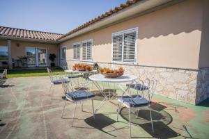 Foto dalla galleria di Can Salgas a Montrás Altre 183 foto