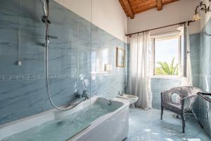 A bathroom at Corte Cristina & Suites