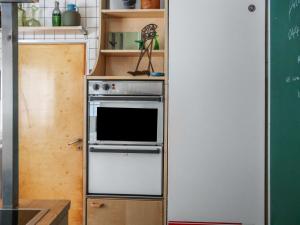 Kuchyň nebo kuchyňský kout v ubytování Holiday Home Villa latva by Interhome