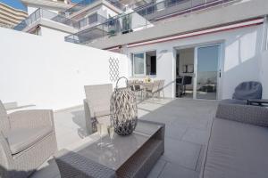 Balkón nebo terasa v ubytování Luxurious apartment with large terrace and sea views