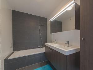 Koupelna v ubytování Apartment Solis by Interhome