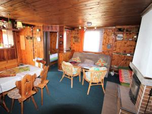 Posedenie v ubytovaní Chalet Vesec by Interhome