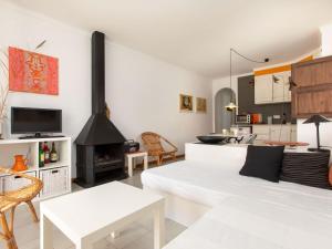 Kuchyňa alebo kuchynka v ubytovaní Apartment Edifici Port del Rei by Interhome