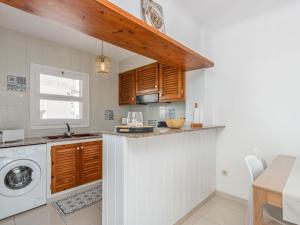 Kuchyňa alebo kuchynka v ubytovaní Apartment Flamicell by Interhome