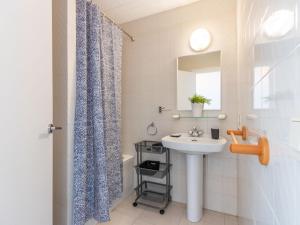 Kúpeľňa v ubytovaní Apartment Flamicell by Interhome