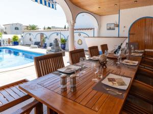 Bazén v ubytování Holiday Home Romulia by Interhome nebo v jeho okolí