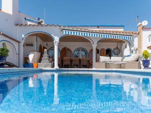Bazén v ubytování Holiday Home Romulia by Interhome nebo v jeho okolí