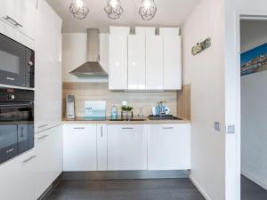 Køkken eller tekøkken på Apartment mille sabords-14 by Interhome