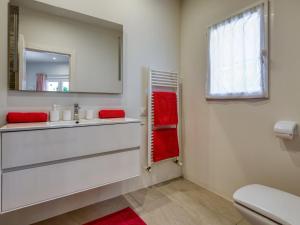 Ein Badezimmer in der Unterkunft Villa Villa Bonheur by Interhome